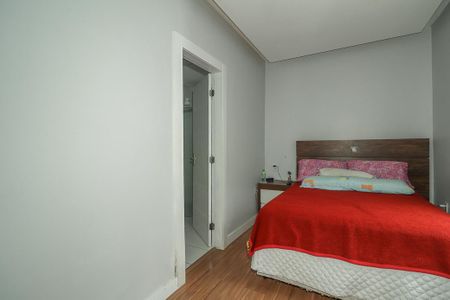 Casa à venda com 330m², 2 quartos e 4 vagasQuarto Suíte 2