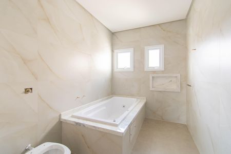 Casa à venda com 234m², 3 quartos e 4 vagasBanheiro da Suíte