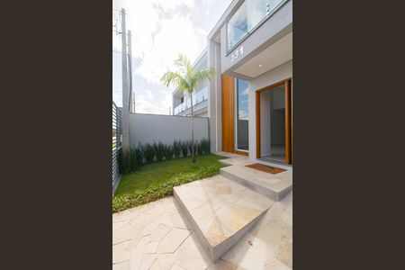 Casa à venda com 234m², 3 quartos e 4 vagasFachada