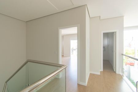 Casa à venda com 234m², 3 quartos e 4 vagasEscada