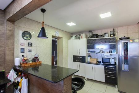 Casa à venda com 171m², 3 quartos e 2 vagas Casa à venda com 171m², 3 quartos e 2 vagasCozinha