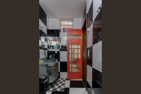 Casa à venda com 171m², 3 quartos e 2 vagas Casa à venda com 171m², 3 quartos e 2 vagasBanheiro Social