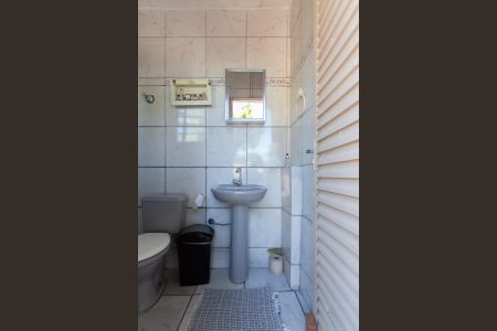 Casa à venda com 171m², 3 quartos e 2 vagas Casa à venda com 171m², 3 quartos e 2 vagasBanheiro de Serviço