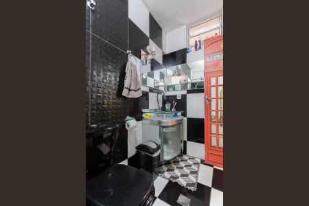 Casa à venda com 171m², 3 quartos e 2 vagas Casa à venda com 171m², 3 quartos e 2 vagasBanheiro Social