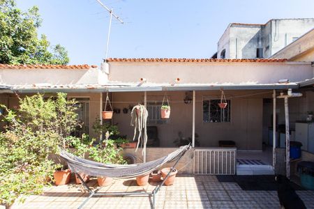 Casa à venda com 171m², 3 quartos e 2 vagas Casa à venda com 171m², 3 quartos e 2 vagasFachada