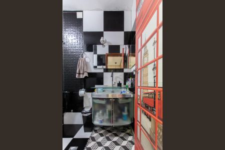 Casa à venda com 171m², 3 quartos e 2 vagas Casa à venda com 171m², 3 quartos e 2 vagasBanheiro Social