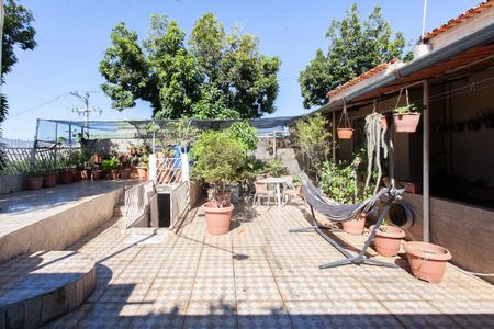 Casa à venda com 171m², 3 quartos e 2 vagas Casa à venda com 171m², 3 quartos e 2 vagasQuintal