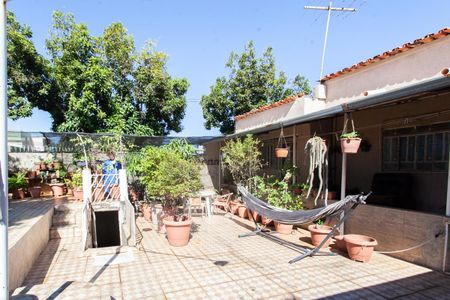 Casa à venda com 171m², 3 quartos e 2 vagas Casa à venda com 171m², 3 quartos e 2 vagasQuintal