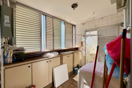 Apartamento à venda com 135m², 3 quartos e 1 vagaÁrea de Serviço