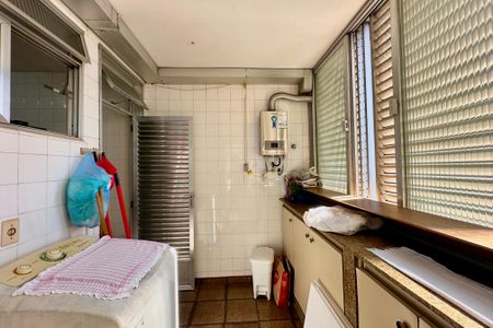 Apartamento à venda com 135m², 3 quartos e 1 vagaÁrea de Serviço