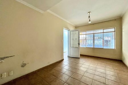 Casa para alugar com 130m², 3 quartos e 2 vagas Casa para alugar com 130m², 3 quartos e 2 vagasSala