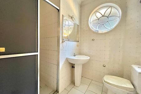 Casa para alugar com 130m², 3 quartos e 2 vagas Casa para alugar com 130m², 3 quartos e 2 vagasBanheiro