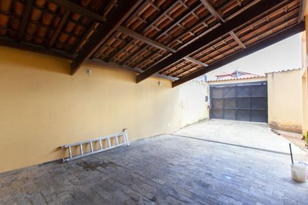 Casa à venda com 355m², 4 quartos e 4 vagasGaragem