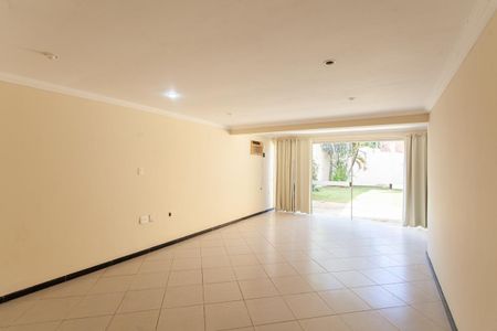 Casa à venda com 355m², 4 quartos e 4 vagasSala 3