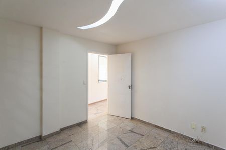 Casa à venda com 355m², 4 quartos e 4 vagasQuarto 3