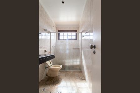 Casa à venda com 355m², 4 quartos e 4 vagasBanheiro Social