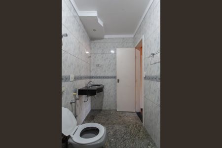 Casa à venda com 355m², 4 quartos e 4 vagasBanheiro da Suíte 1