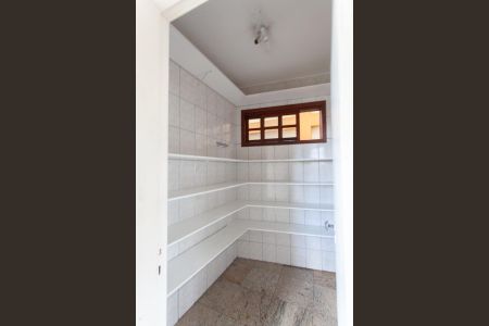 Casa à venda com 355m², 4 quartos e 4 vagasCozinha - Despensa