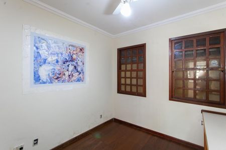 Casa à venda com 355m², 4 quartos e 4 vagasQuarto 2