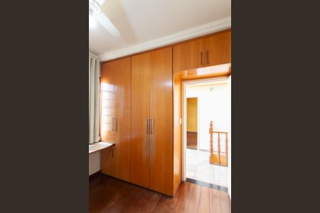 Casa à venda com 355m², 4 quartos e 4 vagasQuarto 1