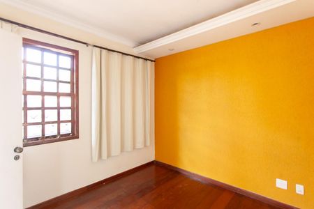 Casa à venda com 355m², 4 quartos e 4 vagasSuíte 1