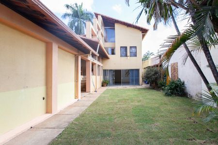 Casa à venda com 355m², 4 quartos e 4 vagasQuintal