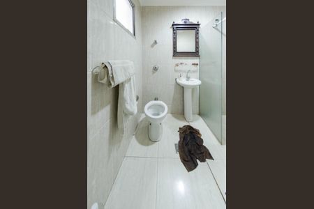 Casa para alugar com 400m², 5 quartos e 3 vagas Casa para alugar com 400m², 5 quartos e 3 vagasCasa 2 - Banheiro