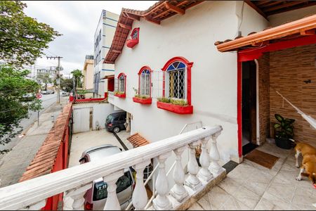 Casa para alugar com 400m², 5 quartos e 3 vagas Casa para alugar com 400m², 5 quartos e 3 vagasVaranda