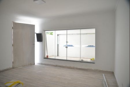 Casa à venda com 200m², 3 quartos e 4 vagasSala