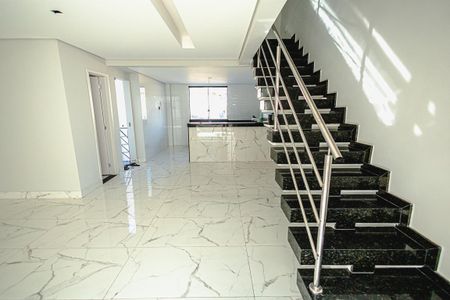 Casa à venda com 125m², 3 quartos e 2 vagas Casa à venda com 125m², 3 quartos e 2 vagasSala