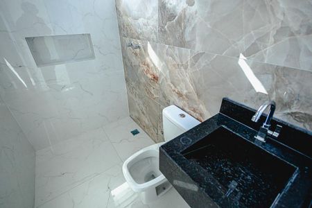 Casa à venda com 125m², 3 quartos e 2 vagas Casa à venda com 125m², 3 quartos e 2 vagasBanheiro da Suíte