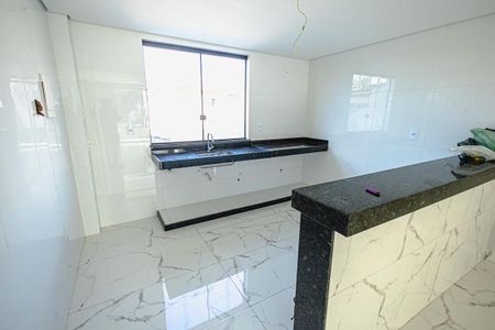 Casa à venda com 125m², 3 quartos e 2 vagas Casa à venda com 125m², 3 quartos e 2 vagasCozinha