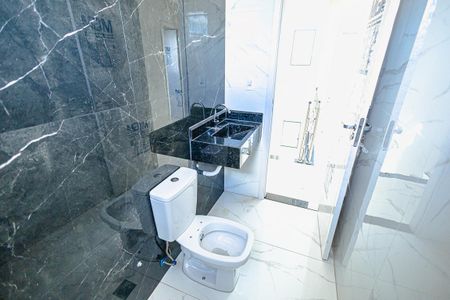 Casa à venda com 125m², 3 quartos e 2 vagas Casa à venda com 125m², 3 quartos e 2 vagasBanheiro