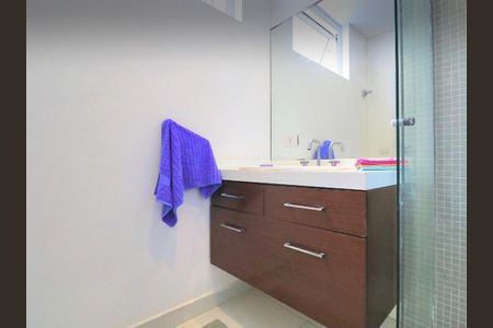 Apartamento à venda com 96m², 2 quartos e sem vagaBanheiro da suíte 1