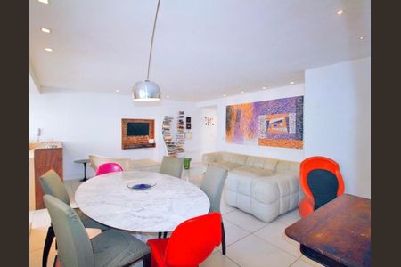 Apartamento à venda com 96m², 2 quartos e sem vagaSala 