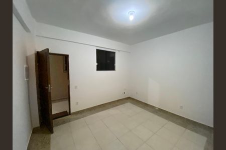 Sala de apartamento para alugar com 1 quarto, 60m² em Taquara, Rio de Janeiro