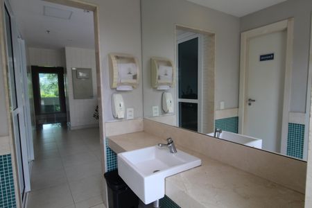 Apartamento à venda com 79m², 2 quartos e 1 vagaÁrea comum - Banheiros