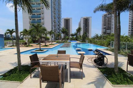 Apartamento à venda com 79m², 2 quartos e 1 vagaÁrea comum - Piscina