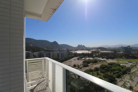 Apartamento à venda com 79m², 2 quartos e 1 vagaSuíte 2 - Varanda