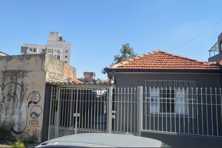 Casa para alugar com 183m², 2 quartos e 2 vagas Casa para alugar com 183m², 2 quartos e 2 vagasFachada e placa