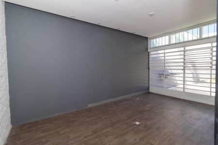 Casa à venda com 340m², 3 quartos e 4 vagas Casa à venda com 340m², 3 quartos e 4 vagasEdícula - Quarto 1