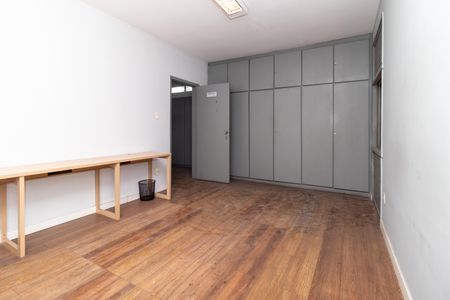 Casa à venda com 340m², 3 quartos e 4 vagas Casa à venda com 340m², 3 quartos e 4 vagasSuíte 2