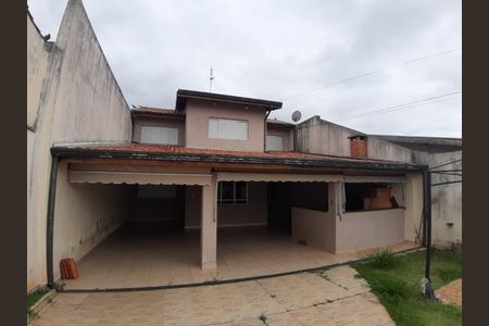 Casa à venda com 200m², 3 quartos e 8 vagasFoto 01