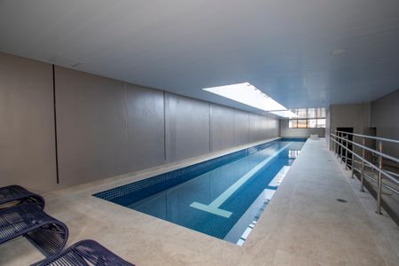 Studio à venda com 23m², 1 quarto e sem vaga Studio à venda com 23m², 1 quarto e sem vagaPiscina Coberta