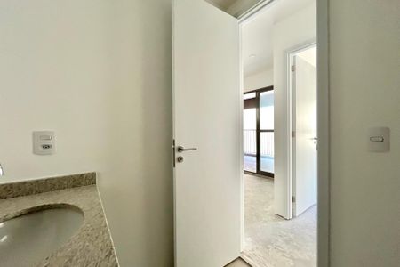 Apartamento à venda com 57m², 1 quarto e 1 vaga Apartamento à venda com 57m², 1 quarto e 1 vagaBanheiro Corredor