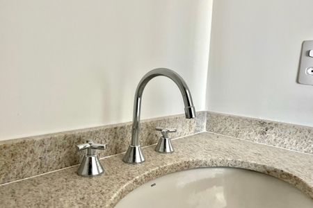 Apartamento à venda com 57m², 1 quarto e 1 vaga Apartamento à venda com 57m², 1 quarto e 1 vagaBanheiro da Suíte