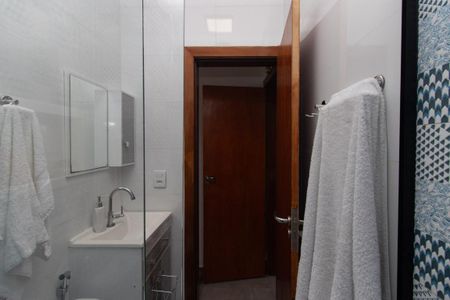 Casa à venda com 240m², 3 quartos e 1 vagaBanheiro 2