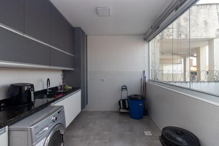 Casa à venda com 240m², 3 quartos e 1 vagaÁrea de Serviço