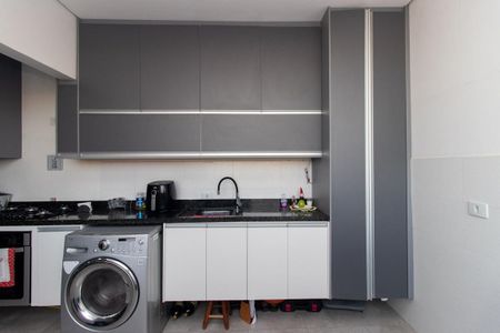 Casa à venda com 240m², 3 quartos e 1 vagaÁrea de Serviço