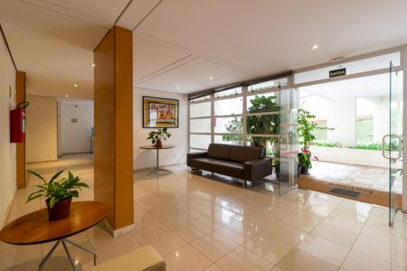 Apartamento à venda com 84m², 3 quartos e 2 vagas Apartamento à venda com 84m², 3 quartos e 2 vagasÁrea Comum - Hall social